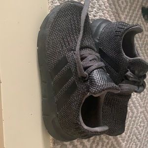 Adidas Toddler 10 charcoal/black adidas sneaker